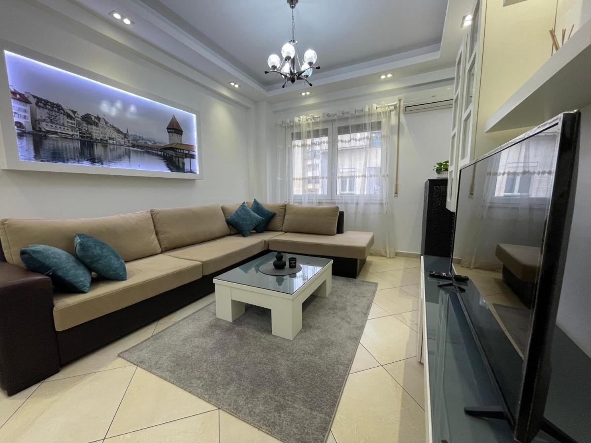 Tirana New Bazaar-Apartment 2 Bagian luar foto