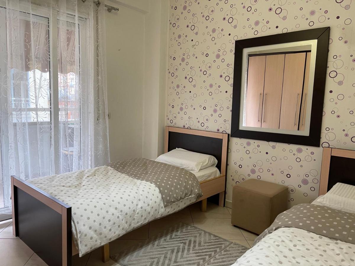 Tirana New Bazaar-Apartment 2 Bagian luar foto