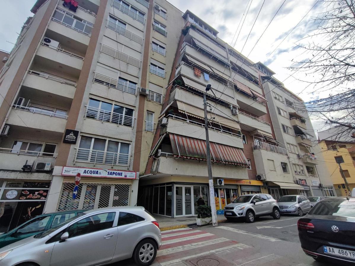 Tirana New Bazaar-Apartment 2 Bagian luar foto