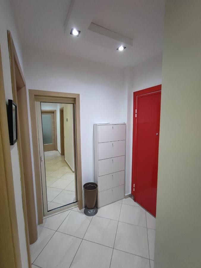 Tirana New Bazaar-Apartment 2 Bagian luar foto